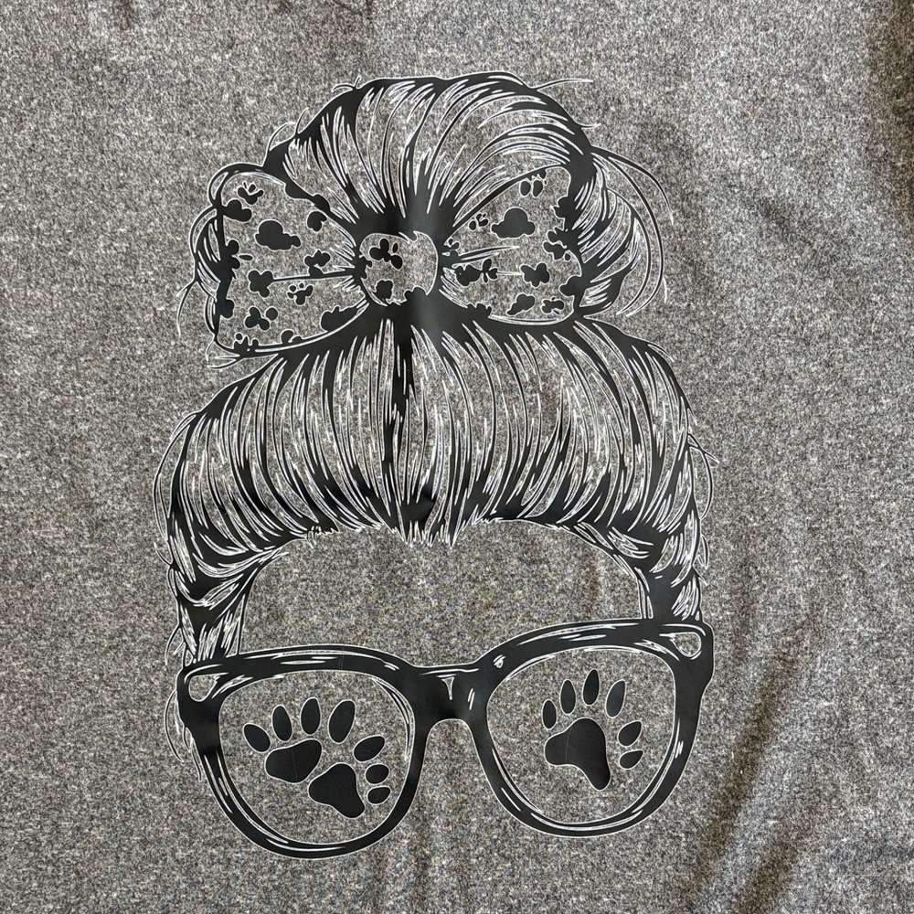 πΎπΆ Charcoal Women's V-Neck Tee with Graphic - Picture 2 of 5